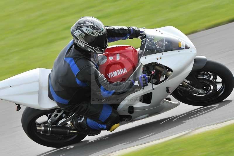 Motorcycle action photographs;anglesey circuit;anglesey trackday photographs;event digital images;eventdigitalimages;no limits trackday;oulton park circuit cheshire;peter wileman photography;trackday;trackday digital images;trackday photos;ty croes circuit wales