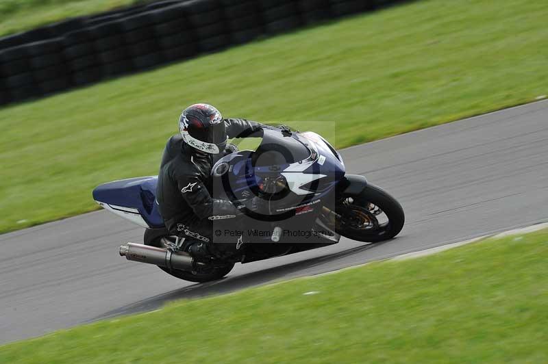 Motorcycle action photographs;anglesey circuit;anglesey trackday photographs;event digital images;eventdigitalimages;no limits trackday;oulton park circuit cheshire;peter wileman photography;trackday;trackday digital images;trackday photos;ty croes circuit wales