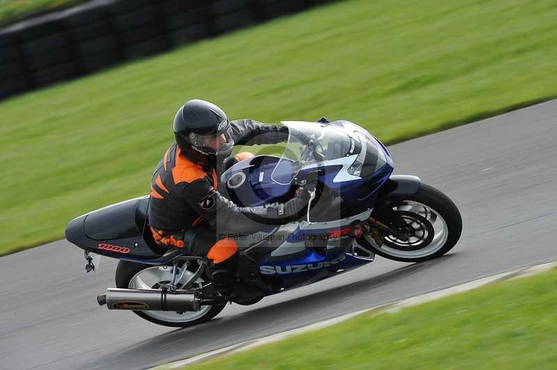 Motorcycle action photographs;anglesey circuit;anglesey trackday photographs;event digital images;eventdigitalimages;no limits trackday;oulton park circuit cheshire;peter wileman photography;trackday;trackday digital images;trackday photos;ty croes circuit wales