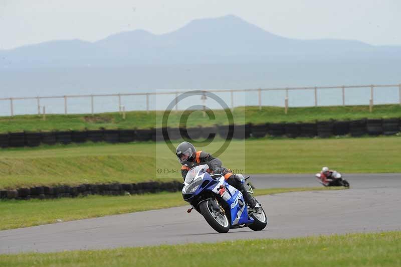 Motorcycle action photographs;anglesey circuit;anglesey trackday photographs;event digital images;eventdigitalimages;no limits trackday;oulton park circuit cheshire;peter wileman photography;trackday;trackday digital images;trackday photos;ty croes circuit wales