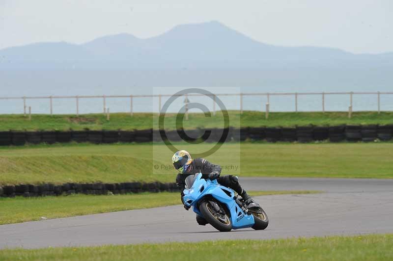 Motorcycle action photographs;anglesey circuit;anglesey trackday photographs;event digital images;eventdigitalimages;no limits trackday;oulton park circuit cheshire;peter wileman photography;trackday;trackday digital images;trackday photos;ty croes circuit wales