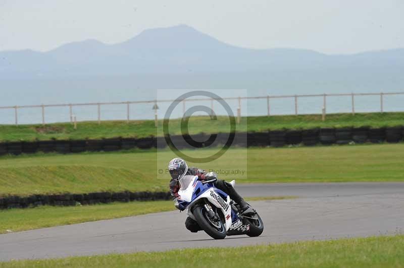 Motorcycle action photographs;anglesey circuit;anglesey trackday photographs;event digital images;eventdigitalimages;no limits trackday;oulton park circuit cheshire;peter wileman photography;trackday;trackday digital images;trackday photos;ty croes circuit wales