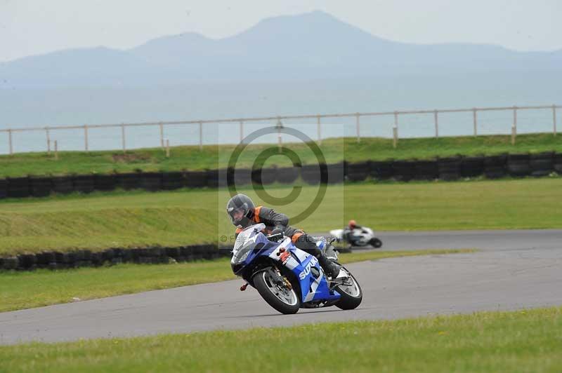 Motorcycle action photographs;anglesey circuit;anglesey trackday photographs;event digital images;eventdigitalimages;no limits trackday;oulton park circuit cheshire;peter wileman photography;trackday;trackday digital images;trackday photos;ty croes circuit wales