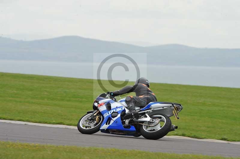 Motorcycle action photographs;anglesey circuit;anglesey trackday photographs;event digital images;eventdigitalimages;no limits trackday;oulton park circuit cheshire;peter wileman photography;trackday;trackday digital images;trackday photos;ty croes circuit wales