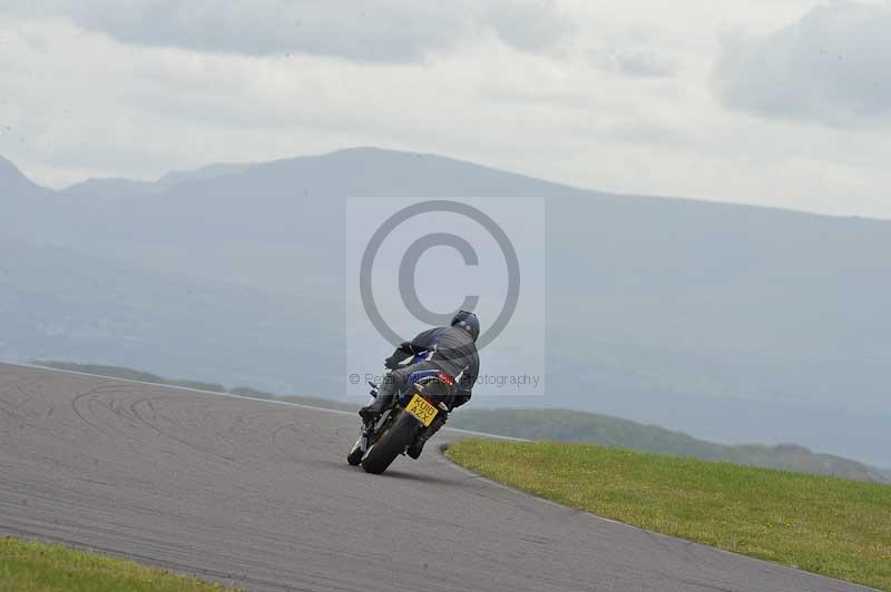 Motorcycle action photographs;anglesey circuit;anglesey trackday photographs;event digital images;eventdigitalimages;no limits trackday;oulton park circuit cheshire;peter wileman photography;trackday;trackday digital images;trackday photos;ty croes circuit wales