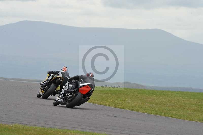 Motorcycle action photographs;anglesey circuit;anglesey trackday photographs;event digital images;eventdigitalimages;no limits trackday;oulton park circuit cheshire;peter wileman photography;trackday;trackday digital images;trackday photos;ty croes circuit wales