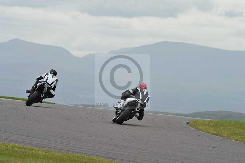 Motorcycle action photographs;anglesey circuit;anglesey trackday photographs;event digital images;eventdigitalimages;no limits trackday;oulton park circuit cheshire;peter wileman photography;trackday;trackday digital images;trackday photos;ty croes circuit wales