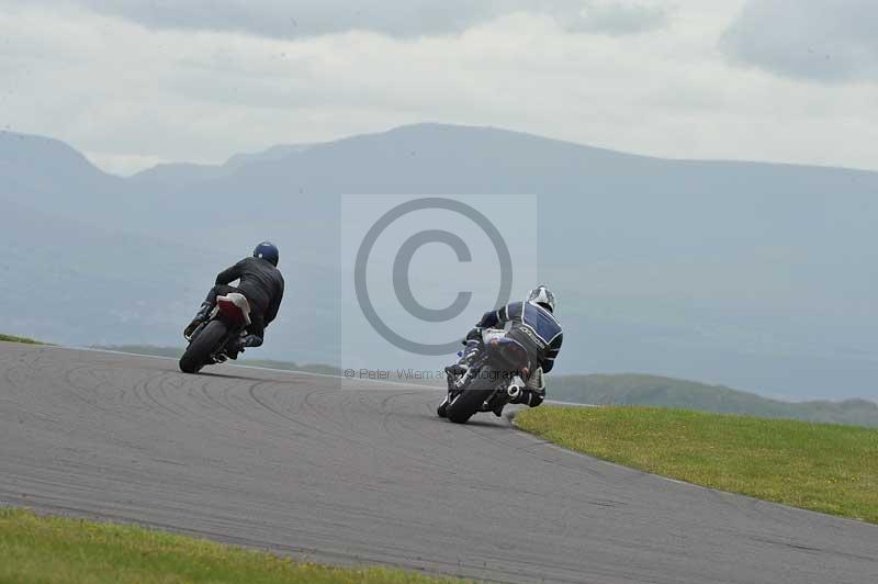 Motorcycle action photographs;anglesey circuit;anglesey trackday photographs;event digital images;eventdigitalimages;no limits trackday;oulton park circuit cheshire;peter wileman photography;trackday;trackday digital images;trackday photos;ty croes circuit wales