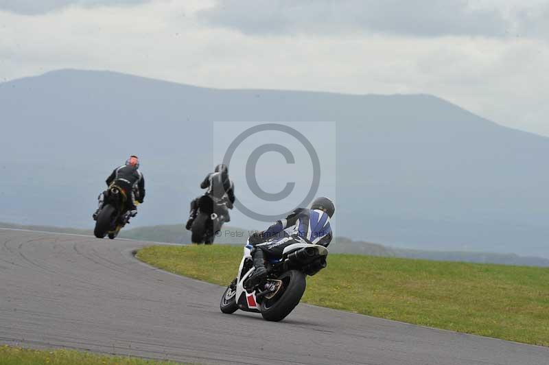 Motorcycle action photographs;anglesey circuit;anglesey trackday photographs;event digital images;eventdigitalimages;no limits trackday;oulton park circuit cheshire;peter wileman photography;trackday;trackday digital images;trackday photos;ty croes circuit wales