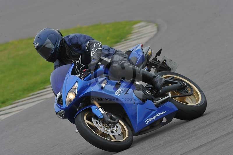 Motorcycle action photographs;anglesey circuit;anglesey trackday photographs;event digital images;eventdigitalimages;no limits trackday;oulton park circuit cheshire;peter wileman photography;trackday;trackday digital images;trackday photos;ty croes circuit wales