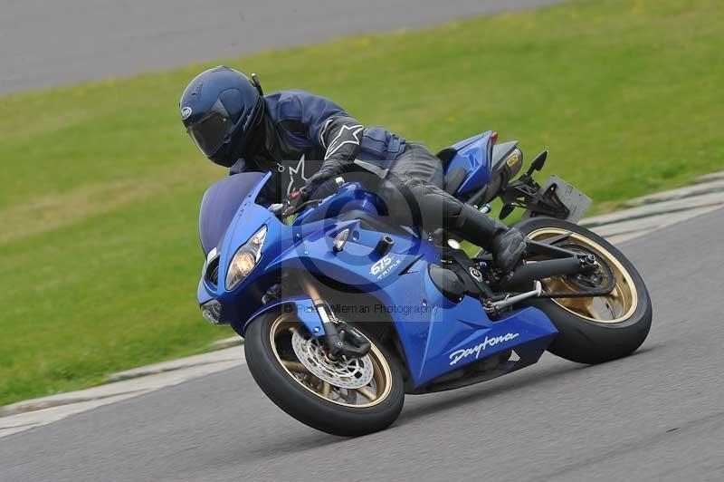 Motorcycle action photographs;anglesey circuit;anglesey trackday photographs;event digital images;eventdigitalimages;no limits trackday;oulton park circuit cheshire;peter wileman photography;trackday;trackday digital images;trackday photos;ty croes circuit wales