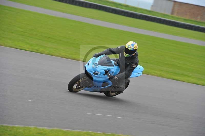 Motorcycle action photographs;anglesey circuit;anglesey trackday photographs;event digital images;eventdigitalimages;no limits trackday;oulton park circuit cheshire;peter wileman photography;trackday;trackday digital images;trackday photos;ty croes circuit wales