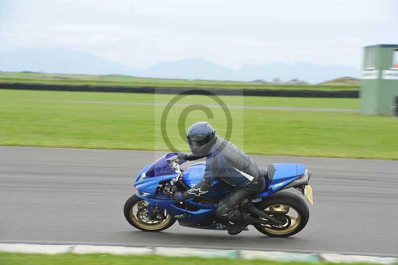 Motorcycle action photographs;anglesey circuit;anglesey trackday photographs;event digital images;eventdigitalimages;no limits trackday;oulton park circuit cheshire;peter wileman photography;trackday;trackday digital images;trackday photos;ty croes circuit wales