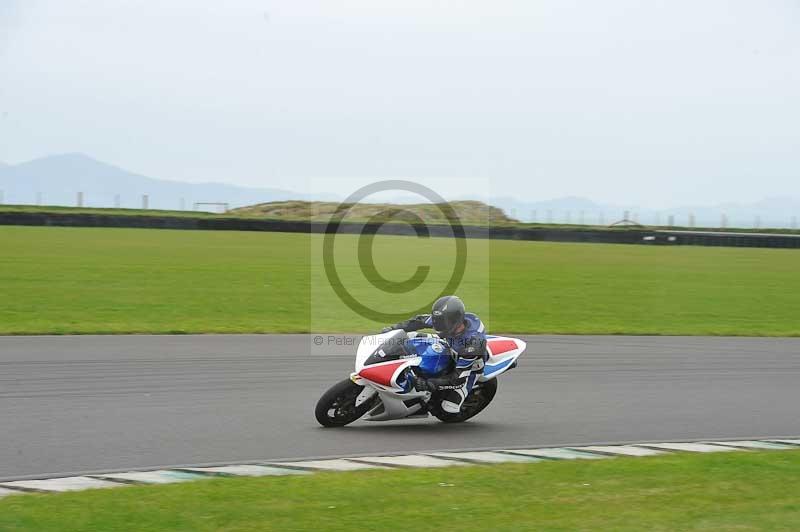 Motorcycle action photographs;anglesey circuit;anglesey trackday photographs;event digital images;eventdigitalimages;no limits trackday;oulton park circuit cheshire;peter wileman photography;trackday;trackday digital images;trackday photos;ty croes circuit wales