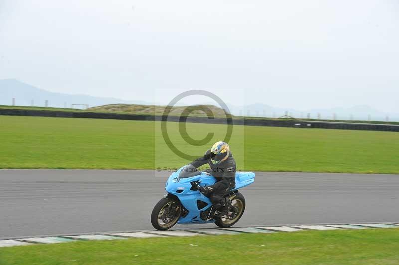 Motorcycle action photographs;anglesey circuit;anglesey trackday photographs;event digital images;eventdigitalimages;no limits trackday;oulton park circuit cheshire;peter wileman photography;trackday;trackday digital images;trackday photos;ty croes circuit wales