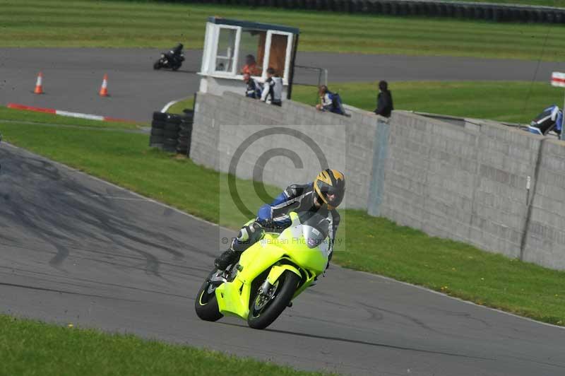 Motorcycle action photographs;anglesey circuit;anglesey trackday photographs;event digital images;eventdigitalimages;no limits trackday;oulton park circuit cheshire;peter wileman photography;trackday;trackday digital images;trackday photos;ty croes circuit wales