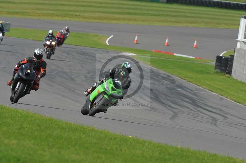 Motorcycle action photographs;anglesey circuit;anglesey trackday photographs;event digital images;eventdigitalimages;no limits trackday;oulton park circuit cheshire;peter wileman photography;trackday;trackday digital images;trackday photos;ty croes circuit wales