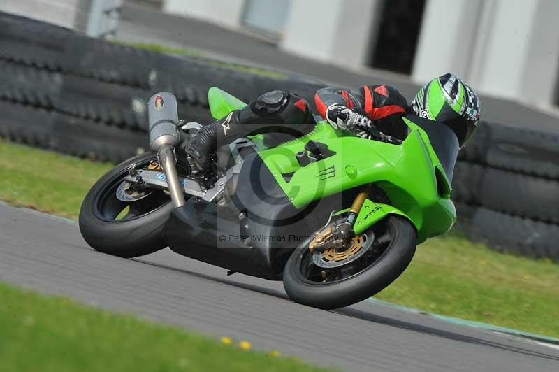 Motorcycle action photographs;anglesey circuit;anglesey trackday photographs;event digital images;eventdigitalimages;no limits trackday;oulton park circuit cheshire;peter wileman photography;trackday;trackday digital images;trackday photos;ty croes circuit wales