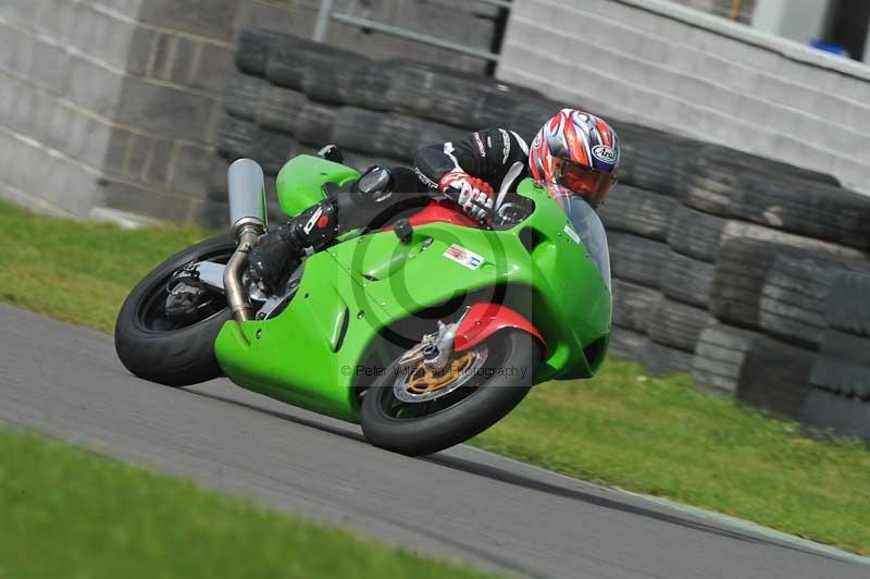 Motorcycle action photographs;anglesey circuit;anglesey trackday photographs;event digital images;eventdigitalimages;no limits trackday;oulton park circuit cheshire;peter wileman photography;trackday;trackday digital images;trackday photos;ty croes circuit wales