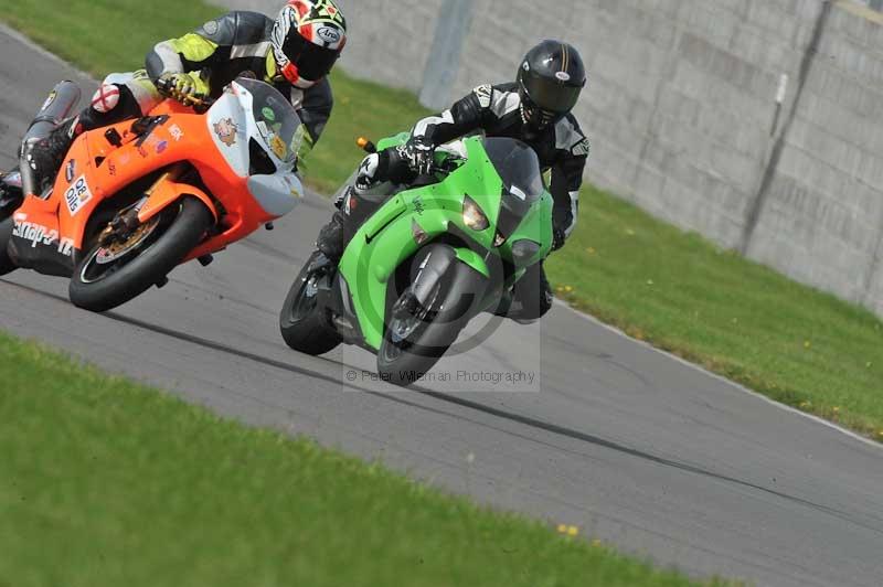 Motorcycle action photographs;anglesey circuit;anglesey trackday photographs;event digital images;eventdigitalimages;no limits trackday;oulton park circuit cheshire;peter wileman photography;trackday;trackday digital images;trackday photos;ty croes circuit wales