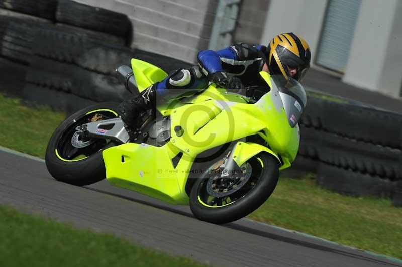 Motorcycle action photographs;anglesey circuit;anglesey trackday photographs;event digital images;eventdigitalimages;no limits trackday;oulton park circuit cheshire;peter wileman photography;trackday;trackday digital images;trackday photos;ty croes circuit wales