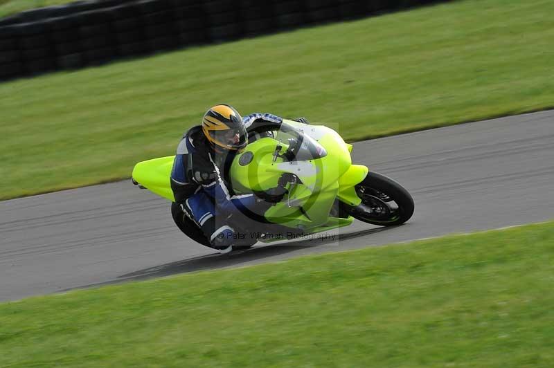 Motorcycle action photographs;anglesey circuit;anglesey trackday photographs;event digital images;eventdigitalimages;no limits trackday;oulton park circuit cheshire;peter wileman photography;trackday;trackday digital images;trackday photos;ty croes circuit wales