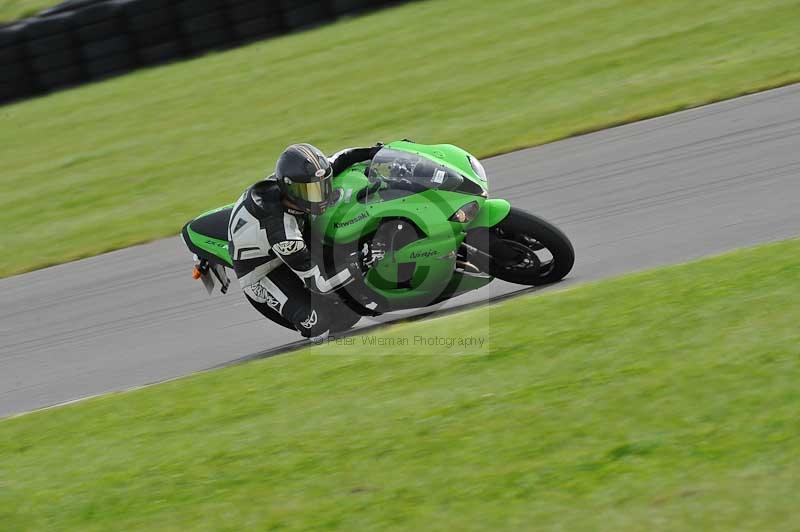 Motorcycle action photographs;anglesey circuit;anglesey trackday photographs;event digital images;eventdigitalimages;no limits trackday;oulton park circuit cheshire;peter wileman photography;trackday;trackday digital images;trackday photos;ty croes circuit wales