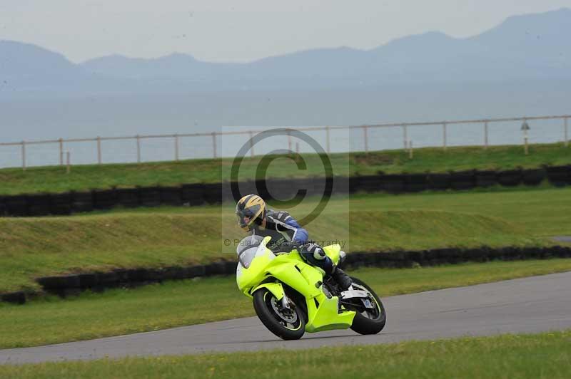 Motorcycle action photographs;anglesey circuit;anglesey trackday photographs;event digital images;eventdigitalimages;no limits trackday;oulton park circuit cheshire;peter wileman photography;trackday;trackday digital images;trackday photos;ty croes circuit wales