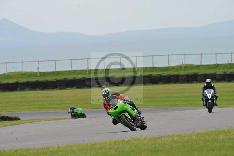 Motorcycle action photographs;anglesey circuit;anglesey trackday photographs;event digital images;eventdigitalimages;no limits trackday;oulton park circuit cheshire;peter wileman photography;trackday;trackday digital images;trackday photos;ty croes circuit wales