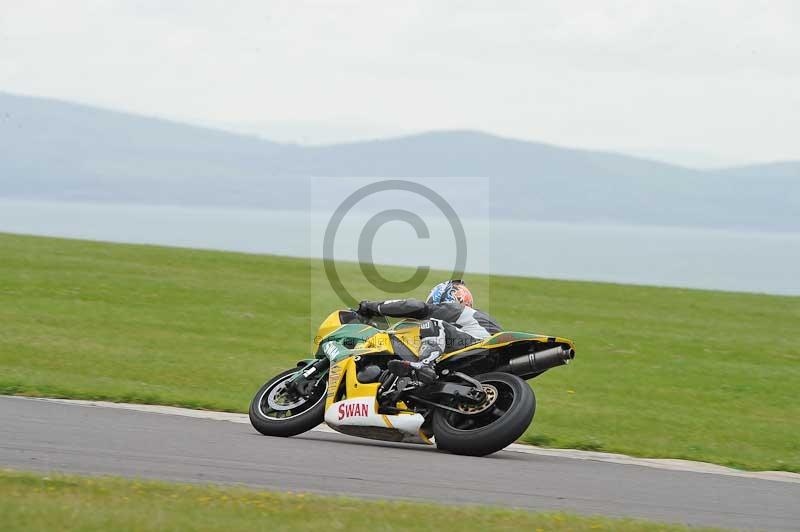 Motorcycle action photographs;anglesey circuit;anglesey trackday photographs;event digital images;eventdigitalimages;no limits trackday;oulton park circuit cheshire;peter wileman photography;trackday;trackday digital images;trackday photos;ty croes circuit wales