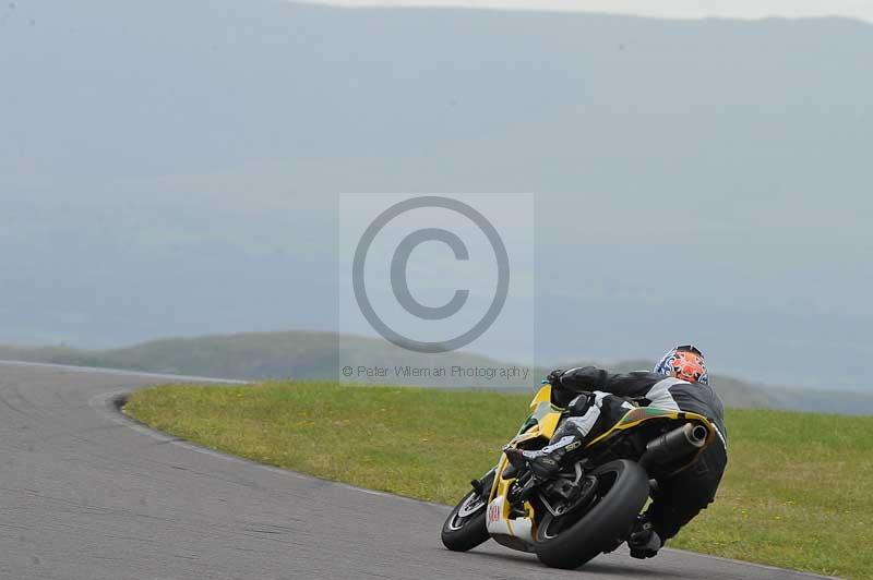 Motorcycle action photographs;anglesey circuit;anglesey trackday photographs;event digital images;eventdigitalimages;no limits trackday;oulton park circuit cheshire;peter wileman photography;trackday;trackday digital images;trackday photos;ty croes circuit wales