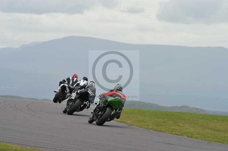 Motorcycle action photographs;anglesey circuit;anglesey trackday photographs;event digital images;eventdigitalimages;no limits trackday;oulton park circuit cheshire;peter wileman photography;trackday;trackday digital images;trackday photos;ty croes circuit wales