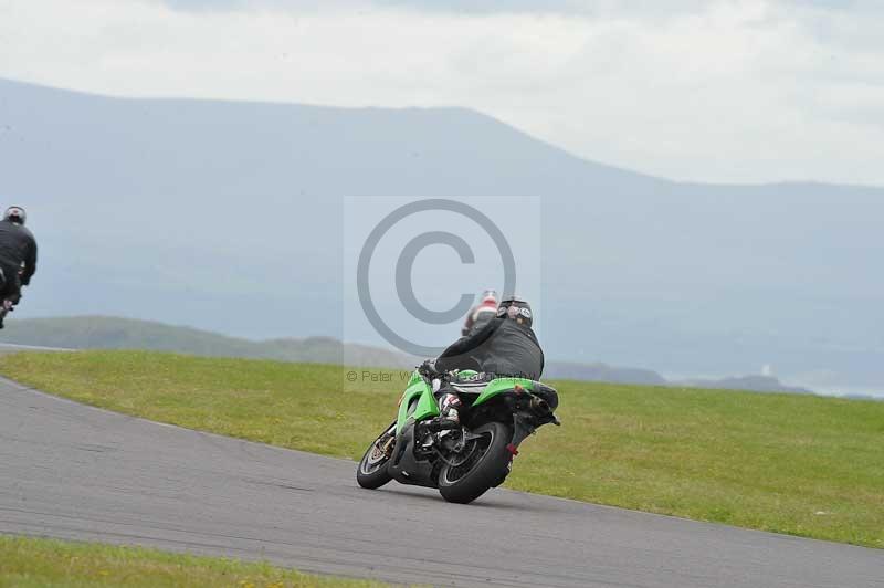 Motorcycle action photographs;anglesey circuit;anglesey trackday photographs;event digital images;eventdigitalimages;no limits trackday;oulton park circuit cheshire;peter wileman photography;trackday;trackday digital images;trackday photos;ty croes circuit wales