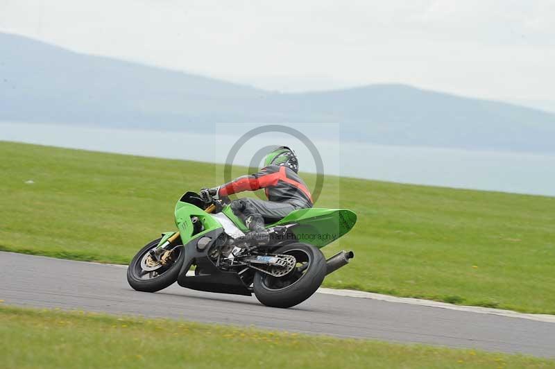 Motorcycle action photographs;anglesey circuit;anglesey trackday photographs;event digital images;eventdigitalimages;no limits trackday;oulton park circuit cheshire;peter wileman photography;trackday;trackday digital images;trackday photos;ty croes circuit wales