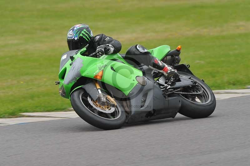 Motorcycle action photographs;anglesey circuit;anglesey trackday photographs;event digital images;eventdigitalimages;no limits trackday;oulton park circuit cheshire;peter wileman photography;trackday;trackday digital images;trackday photos;ty croes circuit wales