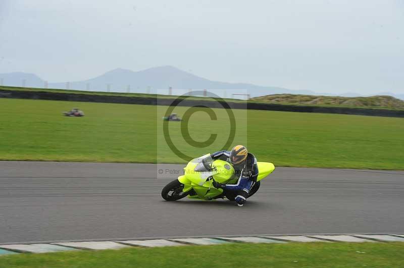 Motorcycle action photographs;anglesey circuit;anglesey trackday photographs;event digital images;eventdigitalimages;no limits trackday;oulton park circuit cheshire;peter wileman photography;trackday;trackday digital images;trackday photos;ty croes circuit wales