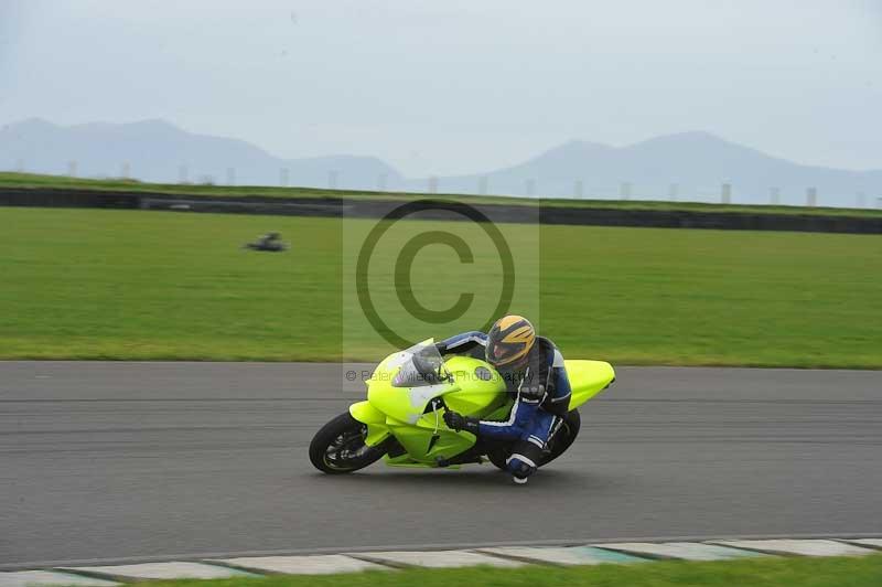 Motorcycle action photographs;anglesey circuit;anglesey trackday photographs;event digital images;eventdigitalimages;no limits trackday;oulton park circuit cheshire;peter wileman photography;trackday;trackday digital images;trackday photos;ty croes circuit wales