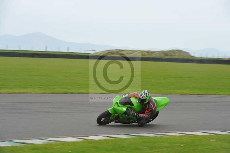 Motorcycle action photographs;anglesey circuit;anglesey trackday photographs;event digital images;eventdigitalimages;no limits trackday;oulton park circuit cheshire;peter wileman photography;trackday;trackday digital images;trackday photos;ty croes circuit wales