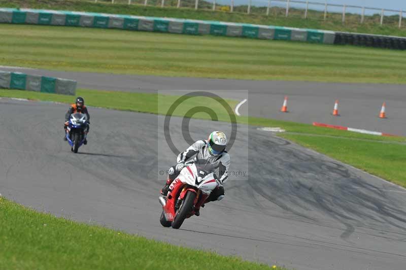 Motorcycle action photographs;anglesey circuit;anglesey trackday photographs;event digital images;eventdigitalimages;no limits trackday;oulton park circuit cheshire;peter wileman photography;trackday;trackday digital images;trackday photos;ty croes circuit wales