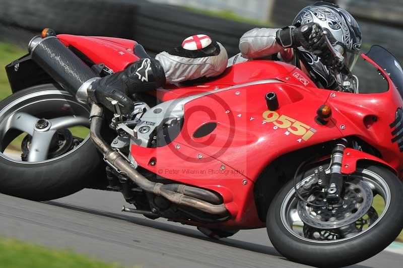 Motorcycle action photographs;anglesey circuit;anglesey trackday photographs;event digital images;eventdigitalimages;no limits trackday;oulton park circuit cheshire;peter wileman photography;trackday;trackday digital images;trackday photos;ty croes circuit wales