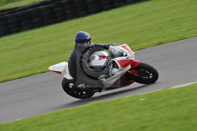 Motorcycle action photographs;anglesey circuit;anglesey trackday photographs;event digital images;eventdigitalimages;no limits trackday;oulton park circuit cheshire;peter wileman photography;trackday;trackday digital images;trackday photos;ty croes circuit wales