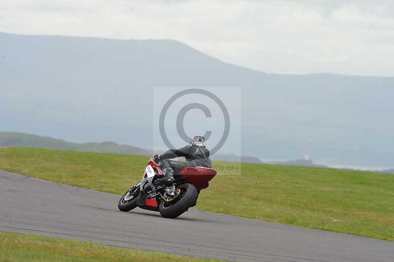 Motorcycle action photographs;anglesey circuit;anglesey trackday photographs;event digital images;eventdigitalimages;no limits trackday;oulton park circuit cheshire;peter wileman photography;trackday;trackday digital images;trackday photos;ty croes circuit wales