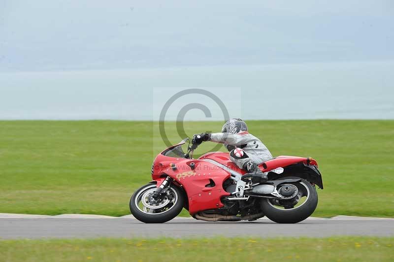 Motorcycle action photographs;anglesey circuit;anglesey trackday photographs;event digital images;eventdigitalimages;no limits trackday;oulton park circuit cheshire;peter wileman photography;trackday;trackday digital images;trackday photos;ty croes circuit wales