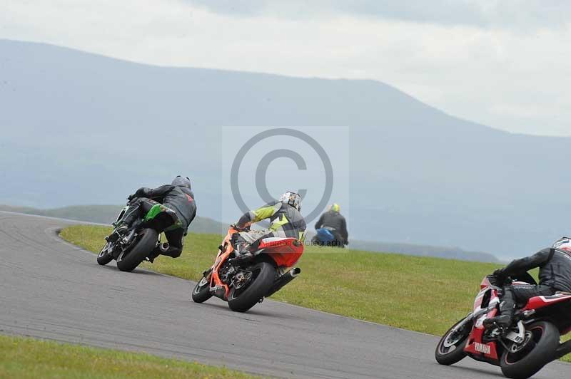 Motorcycle action photographs;anglesey circuit;anglesey trackday photographs;event digital images;eventdigitalimages;no limits trackday;oulton park circuit cheshire;peter wileman photography;trackday;trackday digital images;trackday photos;ty croes circuit wales