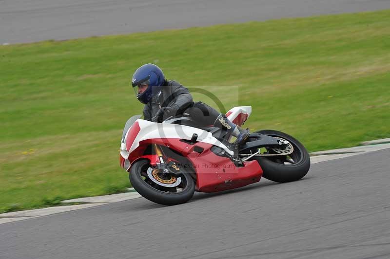 Motorcycle action photographs;anglesey circuit;anglesey trackday photographs;event digital images;eventdigitalimages;no limits trackday;oulton park circuit cheshire;peter wileman photography;trackday;trackday digital images;trackday photos;ty croes circuit wales