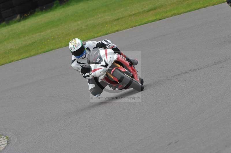 Motorcycle action photographs;anglesey circuit;anglesey trackday photographs;event digital images;eventdigitalimages;no limits trackday;oulton park circuit cheshire;peter wileman photography;trackday;trackday digital images;trackday photos;ty croes circuit wales