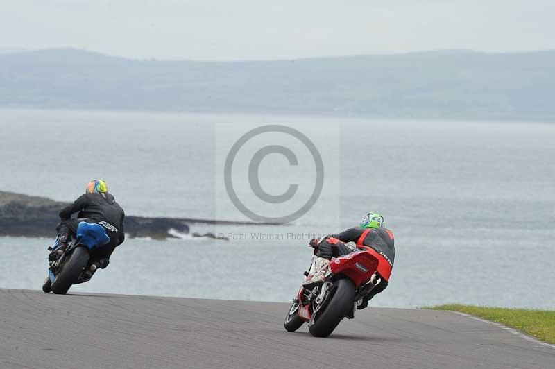 Motorcycle action photographs;anglesey circuit;anglesey trackday photographs;event digital images;eventdigitalimages;no limits trackday;oulton park circuit cheshire;peter wileman photography;trackday;trackday digital images;trackday photos;ty croes circuit wales