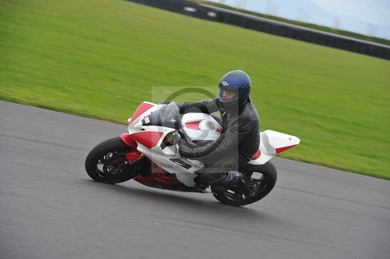 Motorcycle action photographs;anglesey circuit;anglesey trackday photographs;event digital images;eventdigitalimages;no limits trackday;oulton park circuit cheshire;peter wileman photography;trackday;trackday digital images;trackday photos;ty croes circuit wales