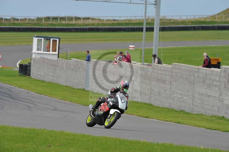 Motorcycle action photographs;anglesey circuit;anglesey trackday photographs;event digital images;eventdigitalimages;no limits trackday;oulton park circuit cheshire;peter wileman photography;trackday;trackday digital images;trackday photos;ty croes circuit wales