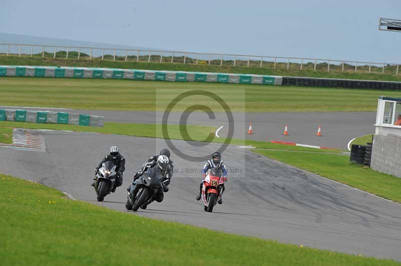 Motorcycle action photographs;anglesey circuit;anglesey trackday photographs;event digital images;eventdigitalimages;no limits trackday;oulton park circuit cheshire;peter wileman photography;trackday;trackday digital images;trackday photos;ty croes circuit wales